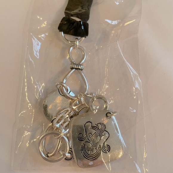 Chico’s Arlo black velvet and silver tone necklace 28” with 4” extender NWT - Picture 3 of 7